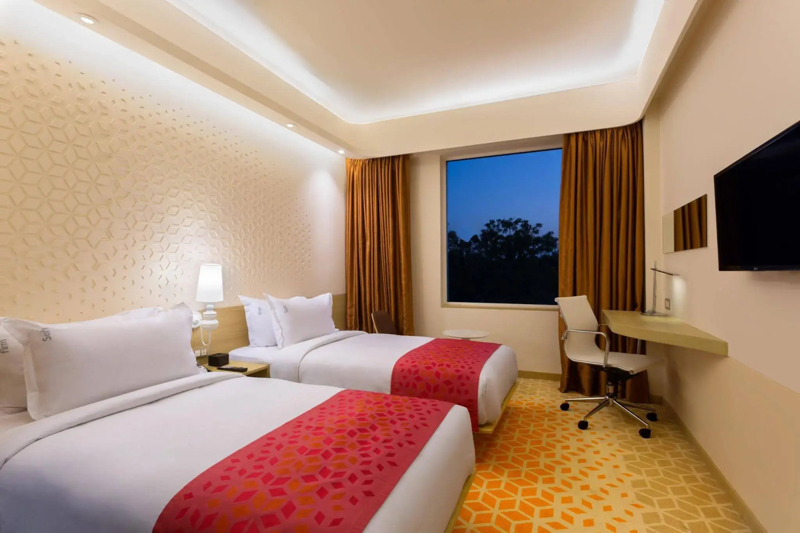 Holiday Inn Express Chennai Mahindra World City
