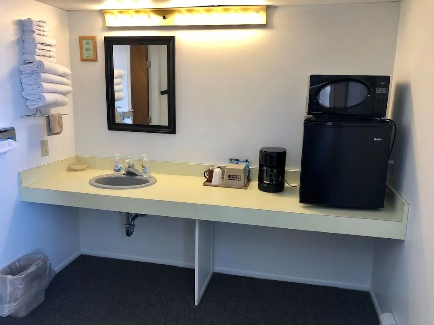 Budget Host Cloverland Motel