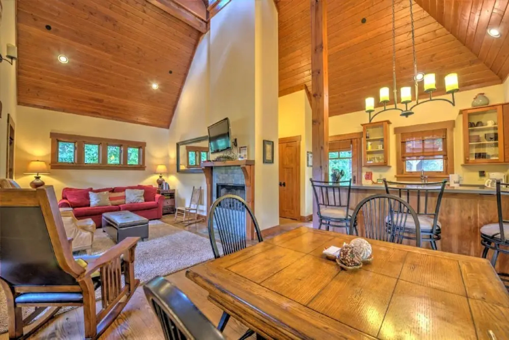 Chickadee's Hatch - 1 Br Cabin