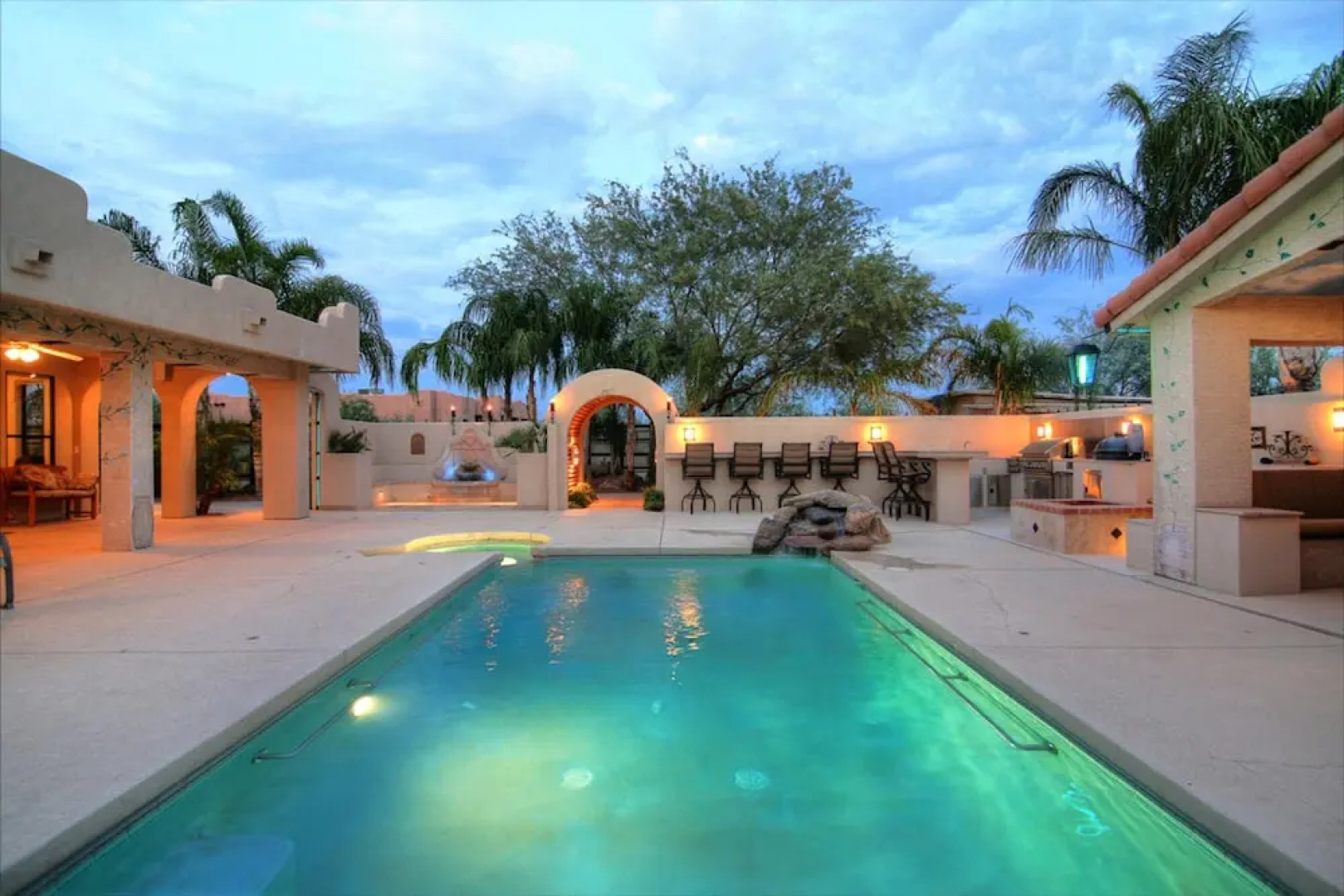 Desert Hills Paradise 5 Br By Casago