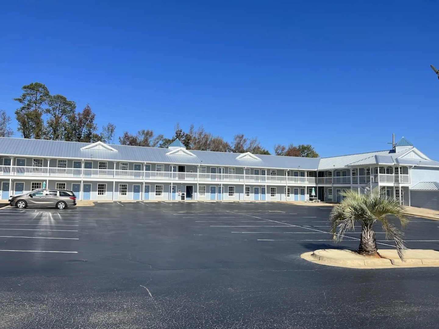 Key West Inn - Millbrook