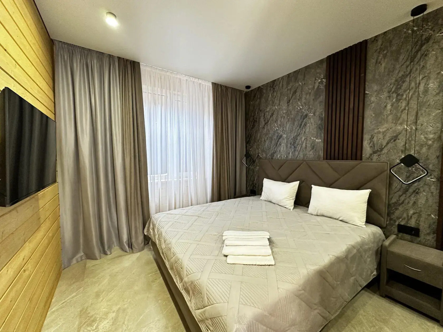 River & House (Ривер Хаус)