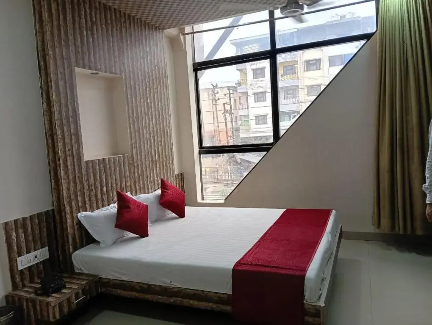 Tirupati Palace Hotel