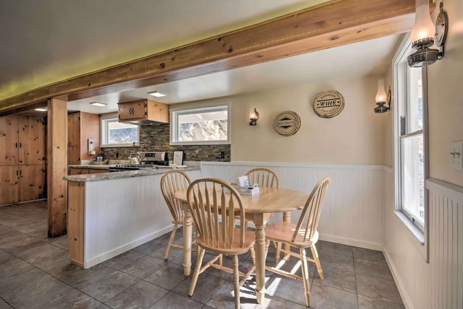 Historic Mariposa Stagecoach Stop w/ Gas Fire Pit!