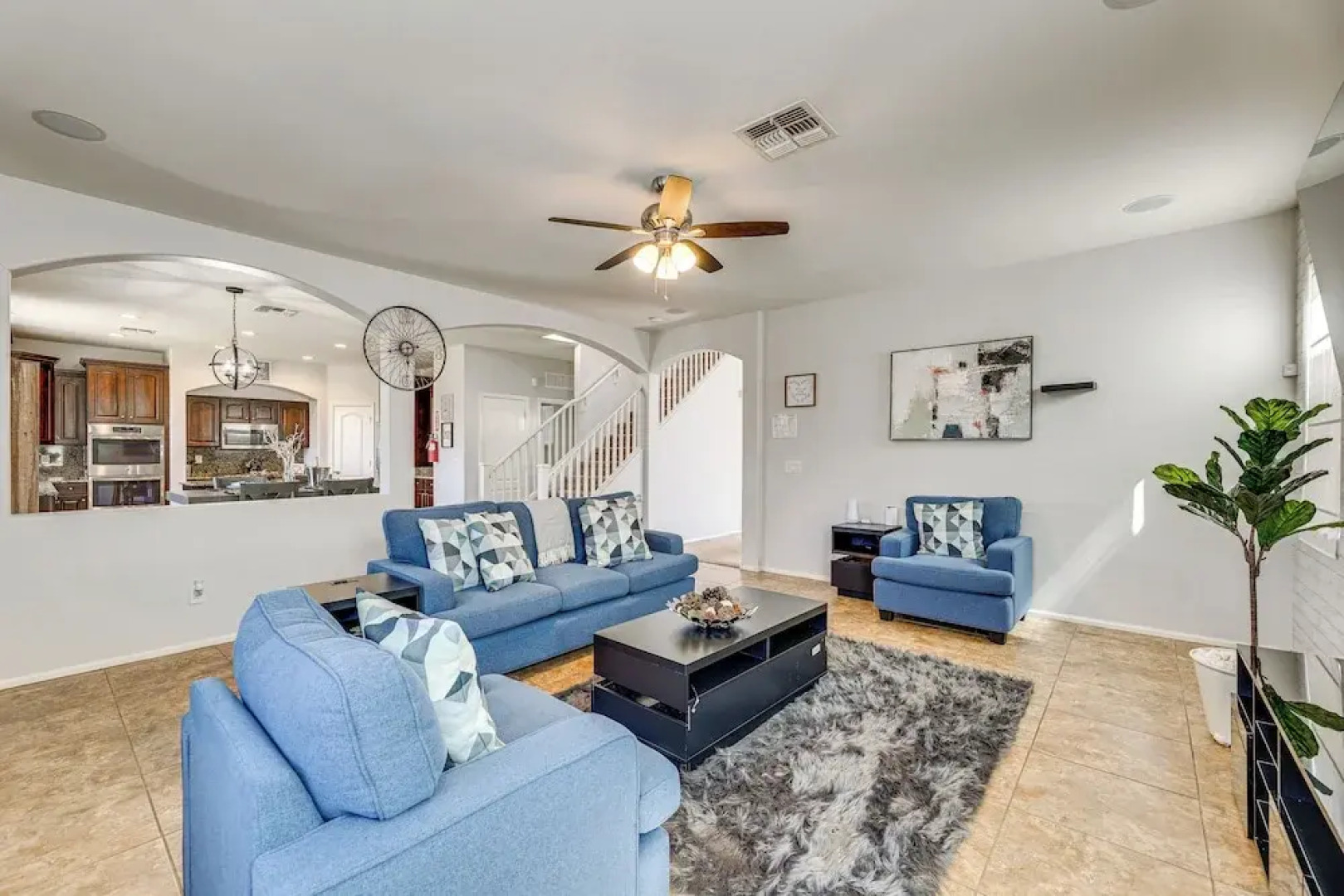 4 Mi to San Tan Valley: Family-friendly Getaway