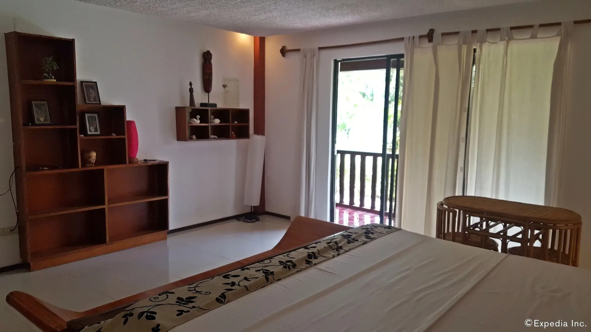 Cooper's Beach Resort