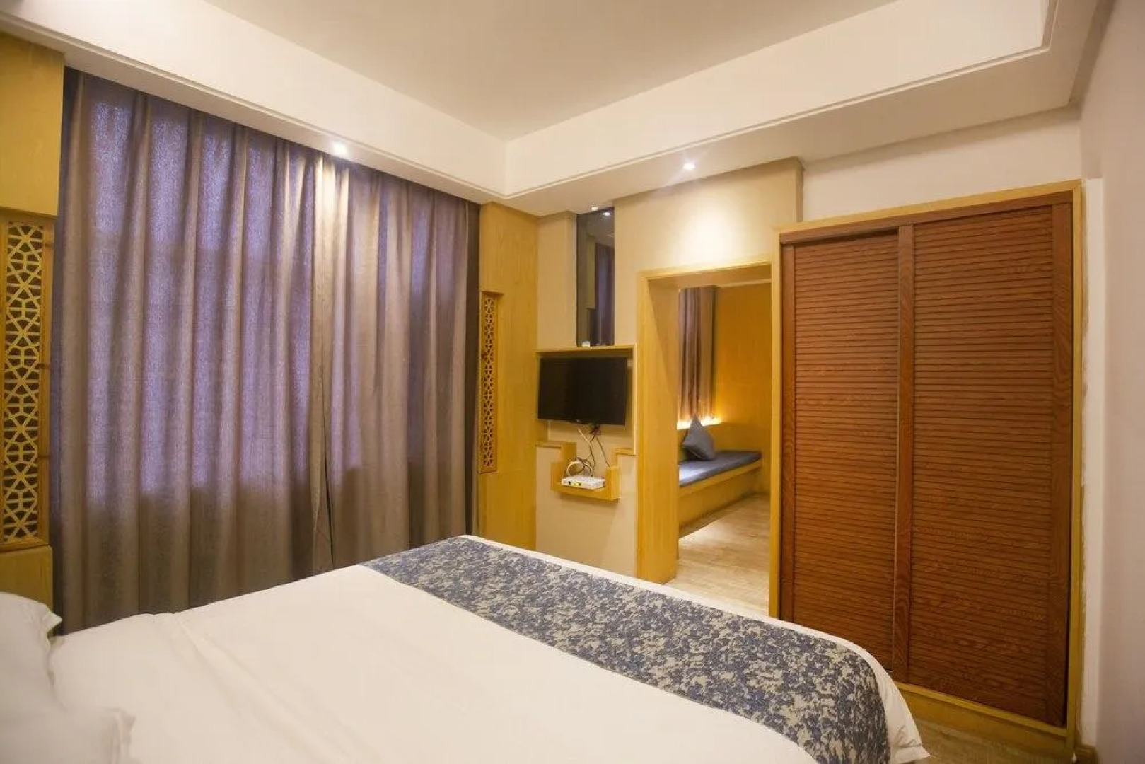 Zhangjiajie Heyday Hotel