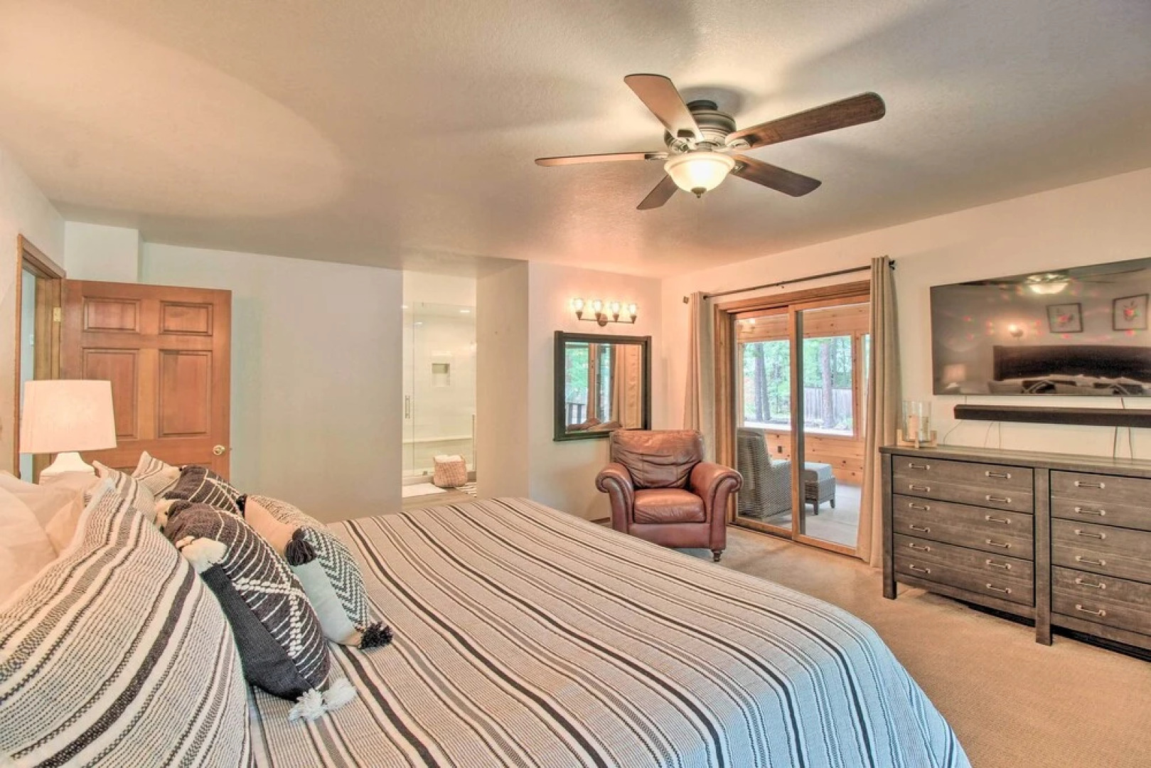 Chic Pinetop Retreat w/ Separate Apartment!