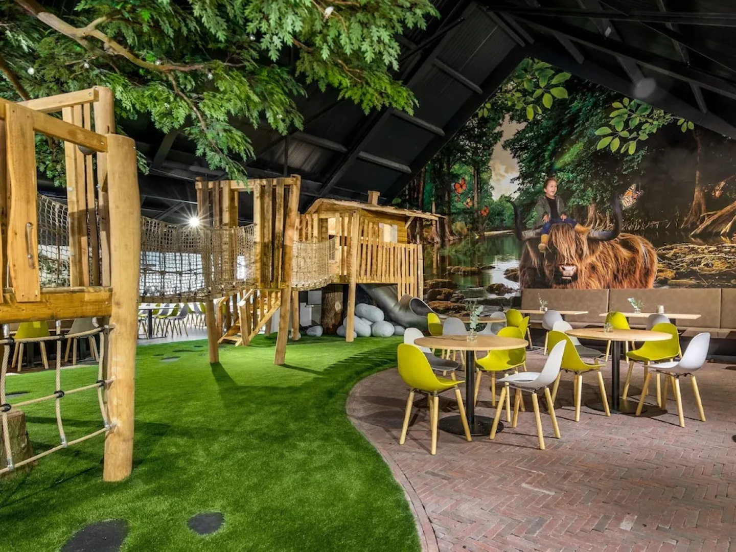 Lodge in Schaijk With Garden Terrace