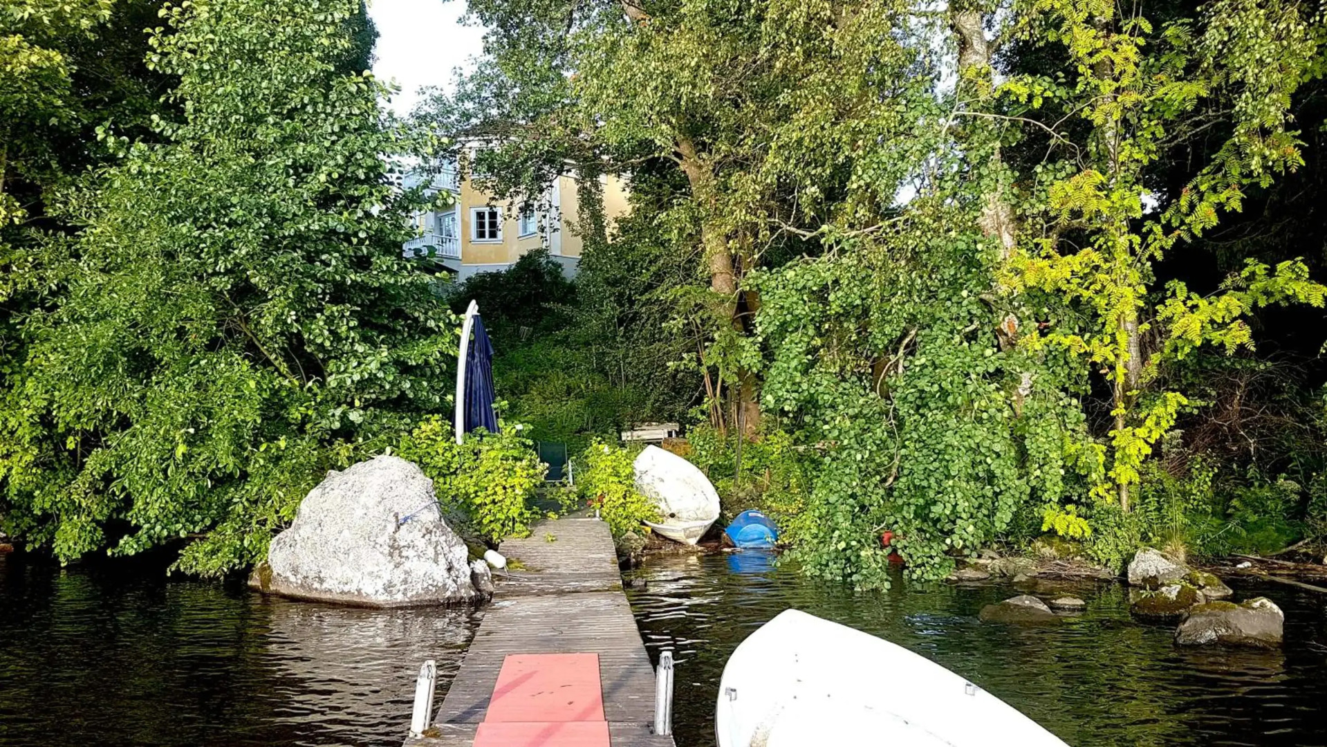 Theater and Beach Apartment