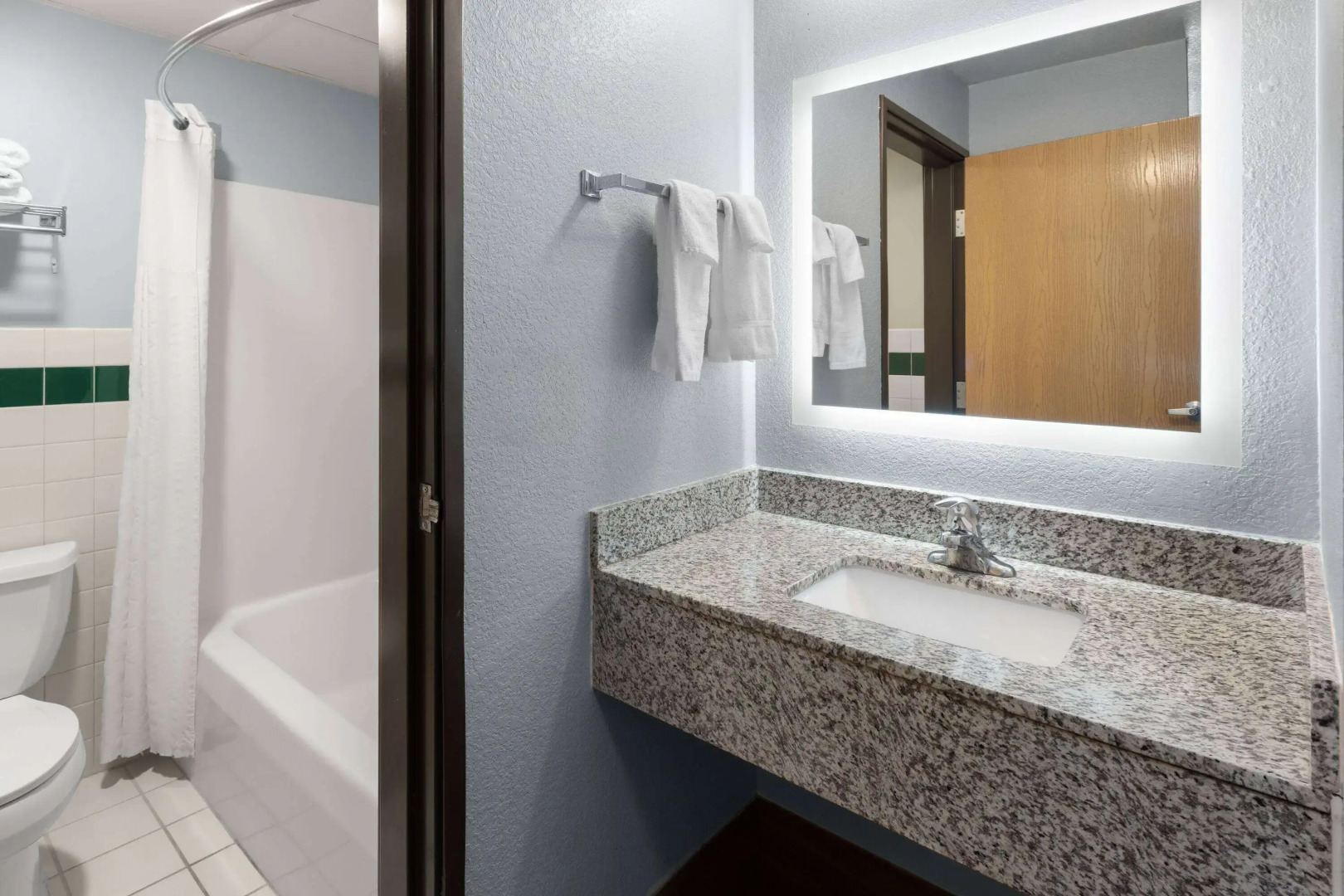 AmericInn by Wyndham Oscoda Near AuSable River