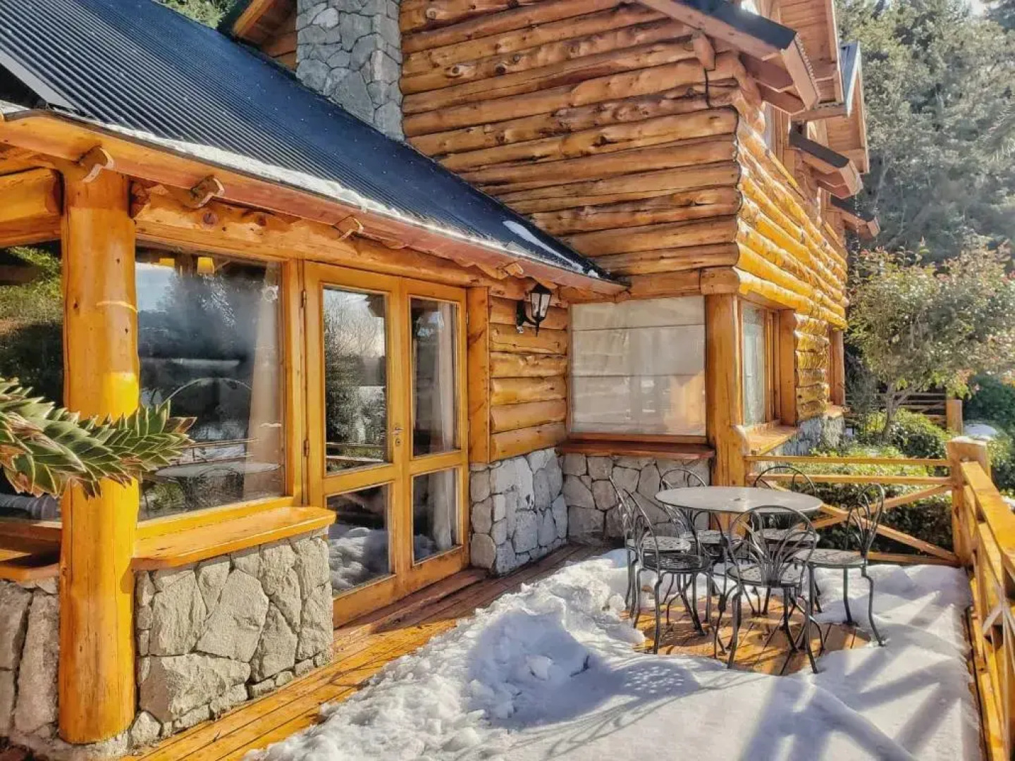 Puerto Pireo Apart Hotel & Cabañas