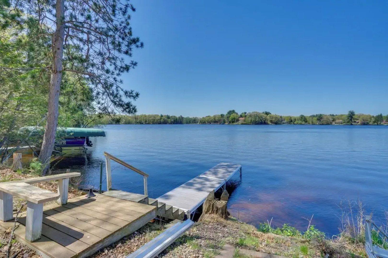 Spacious Lakefront New Auburn Home w/ Sunroom