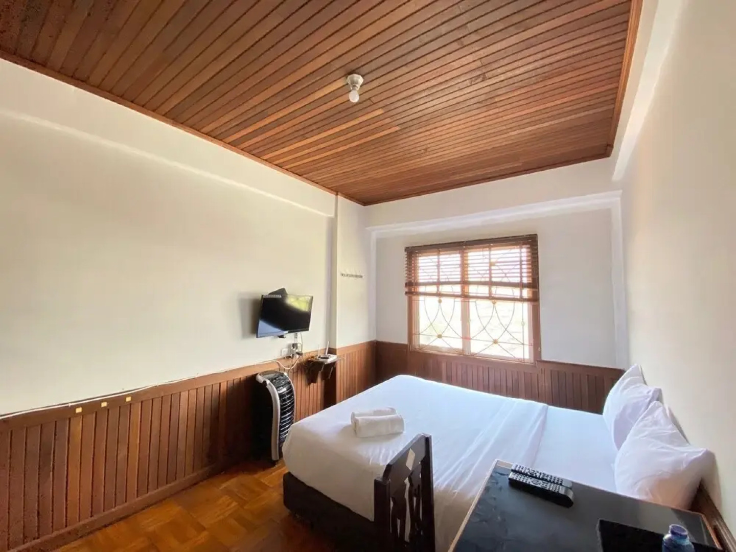 Cozy & Artistic Studio at Pinewood Jatinangor Apartment