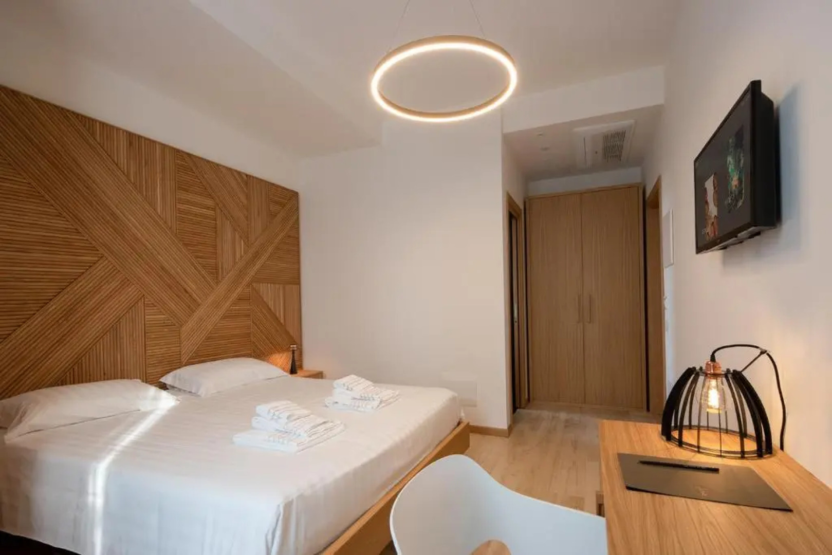 OPHELIA Lounge Restaurant Hotel