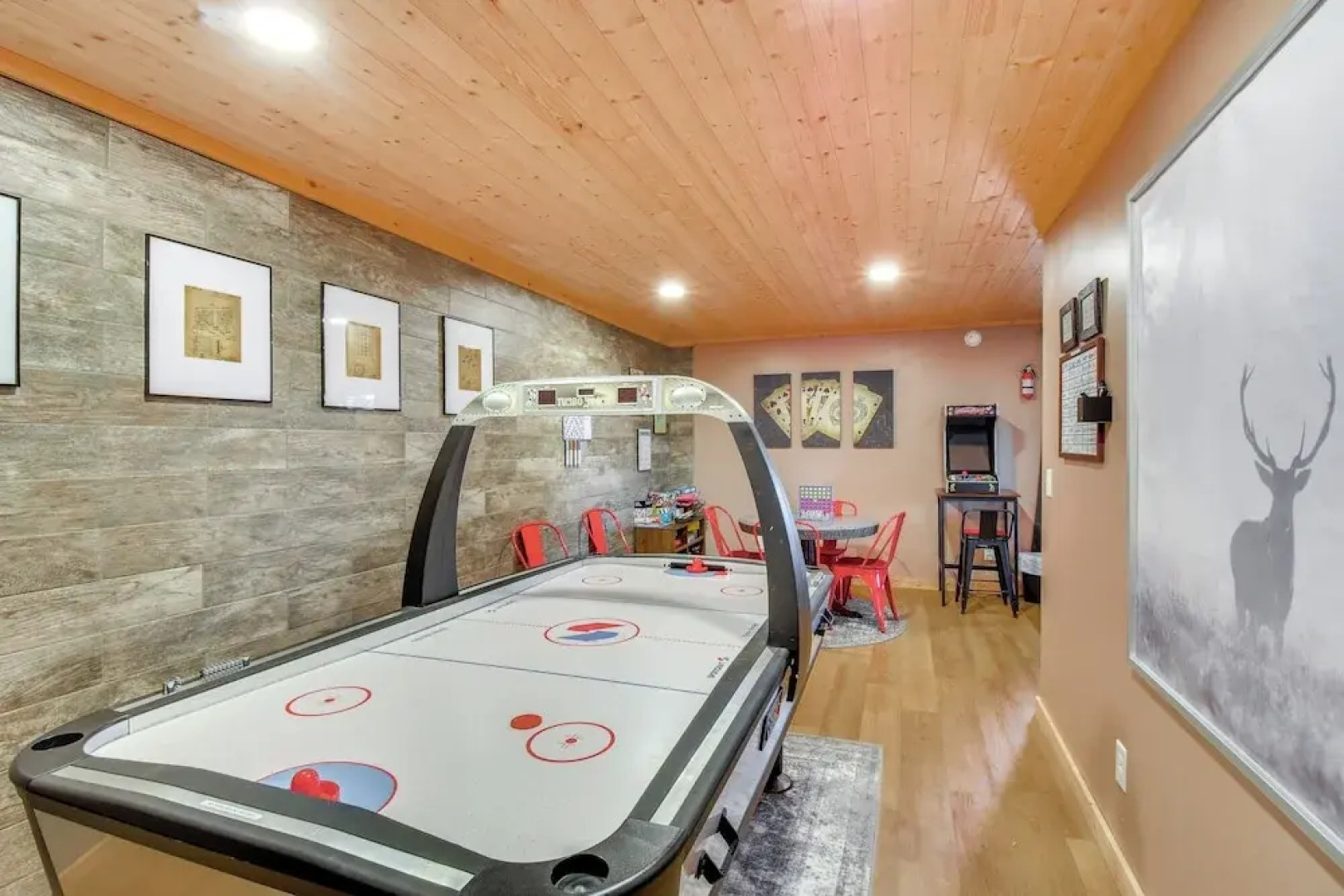 Lakemont Mountain Cabin w/ Game Room & Hot Tub!