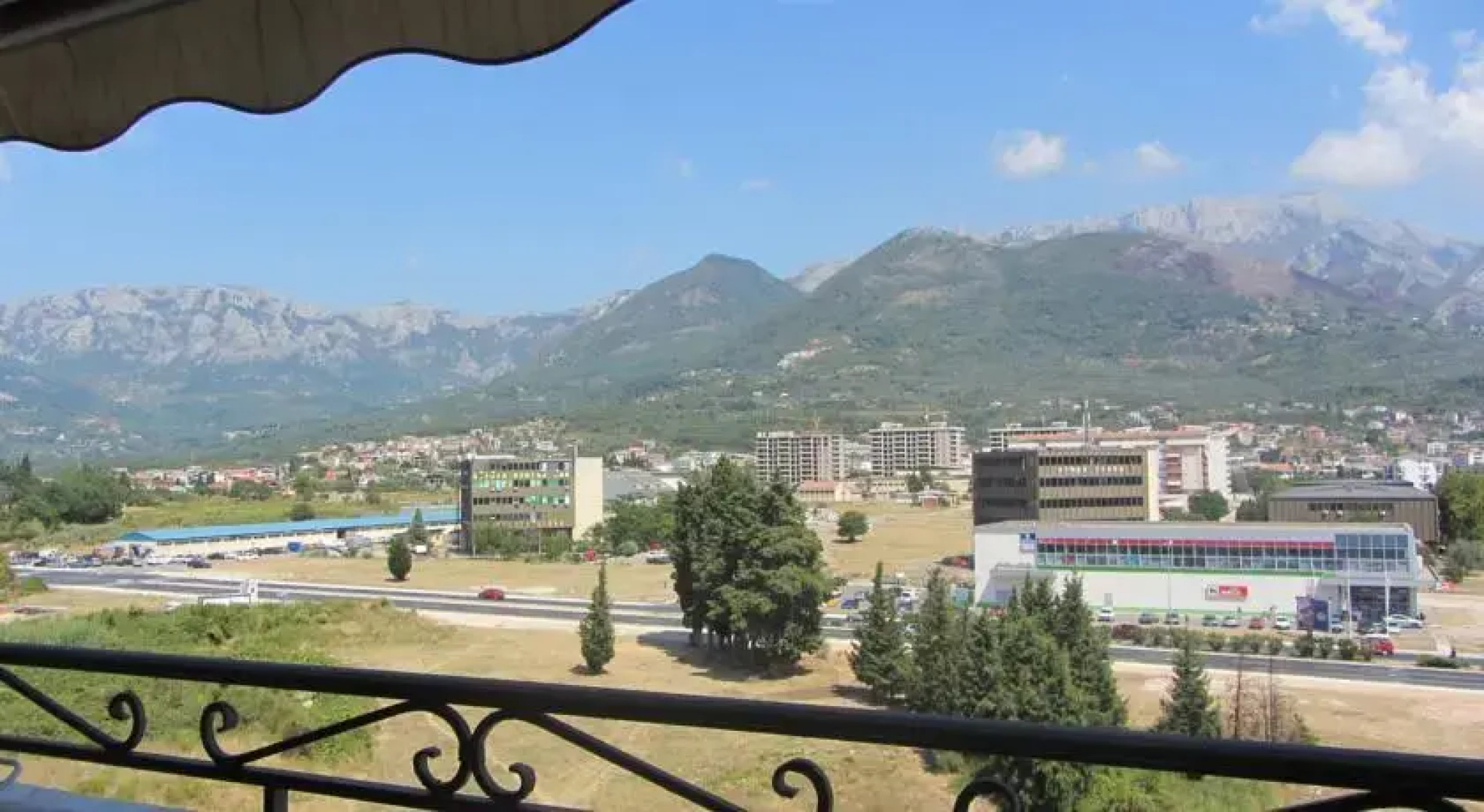 Downtown Studio Apartment