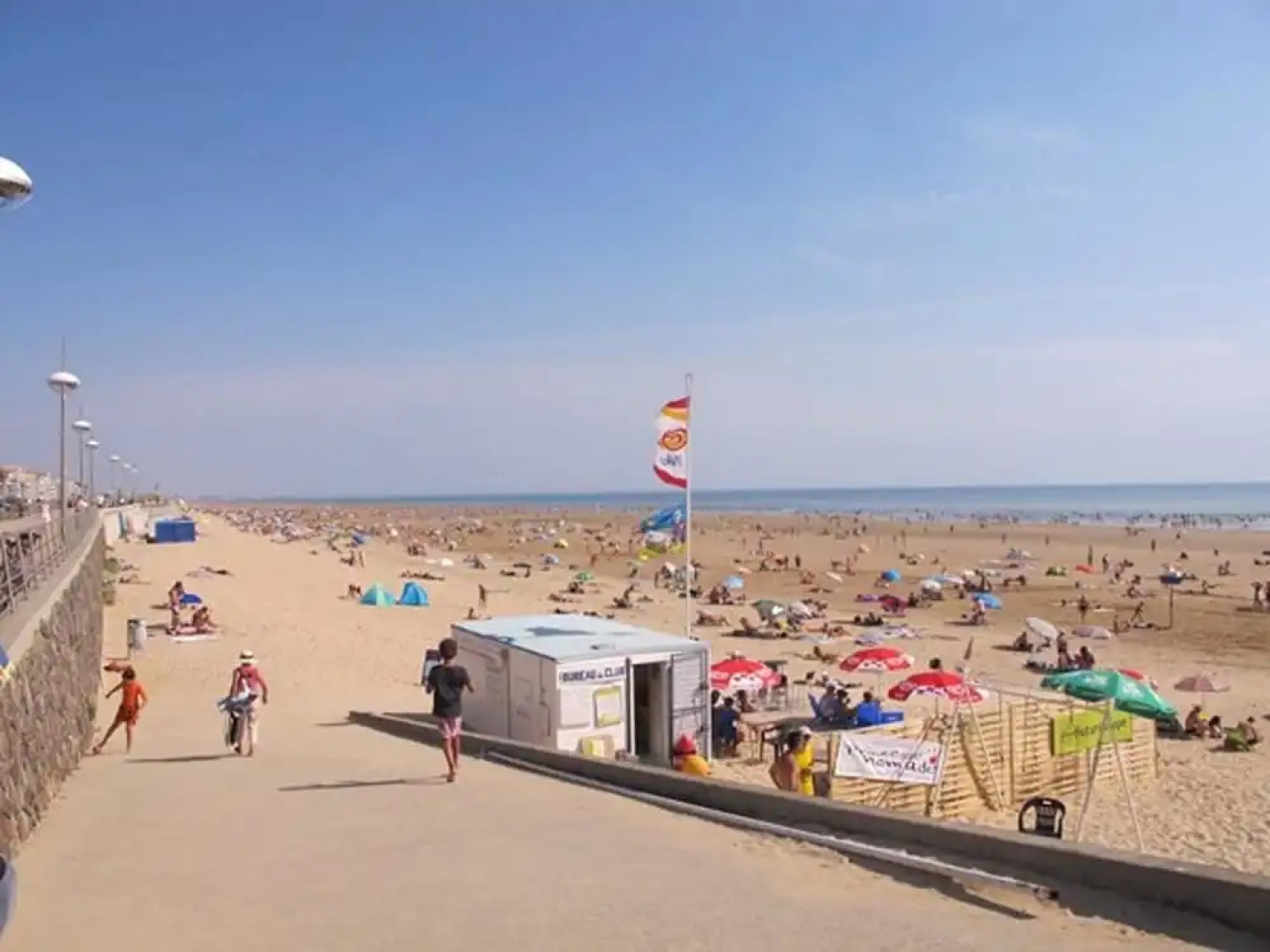 Property With 2 Bedrooms in Saint-jean-de-monts, With Pool Access, Fur