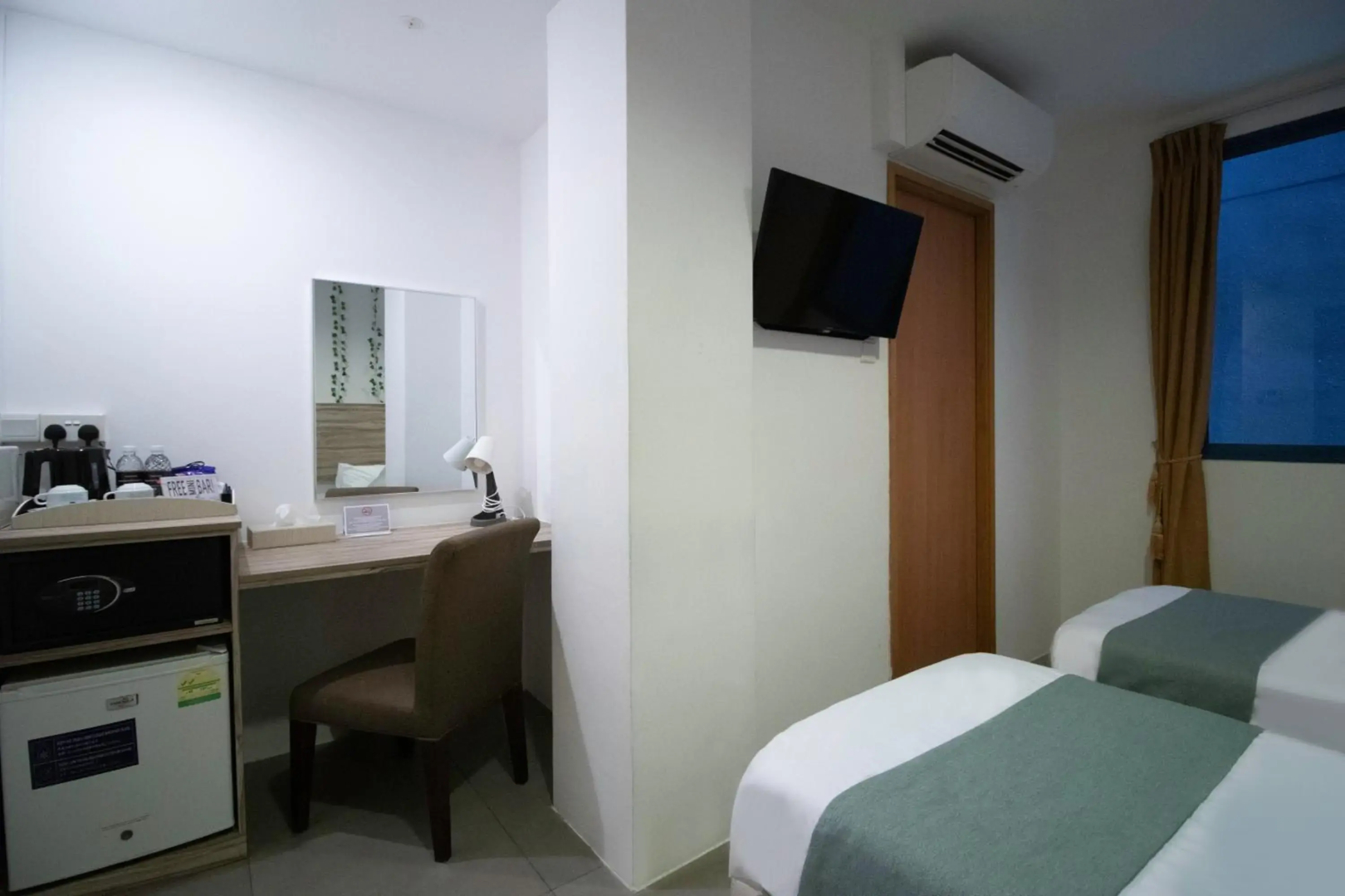 Victoria Hotel, a NuVe Group Collection