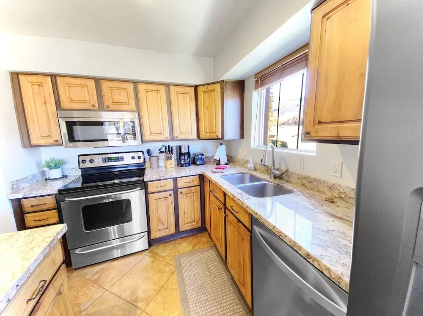 Ski 1 Mile To Deer Valley Gondola 2 Bedroom Condo by RedAwning