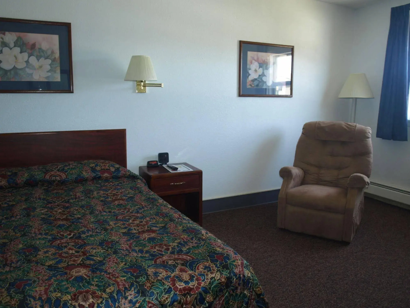 Yellowstone River Inn