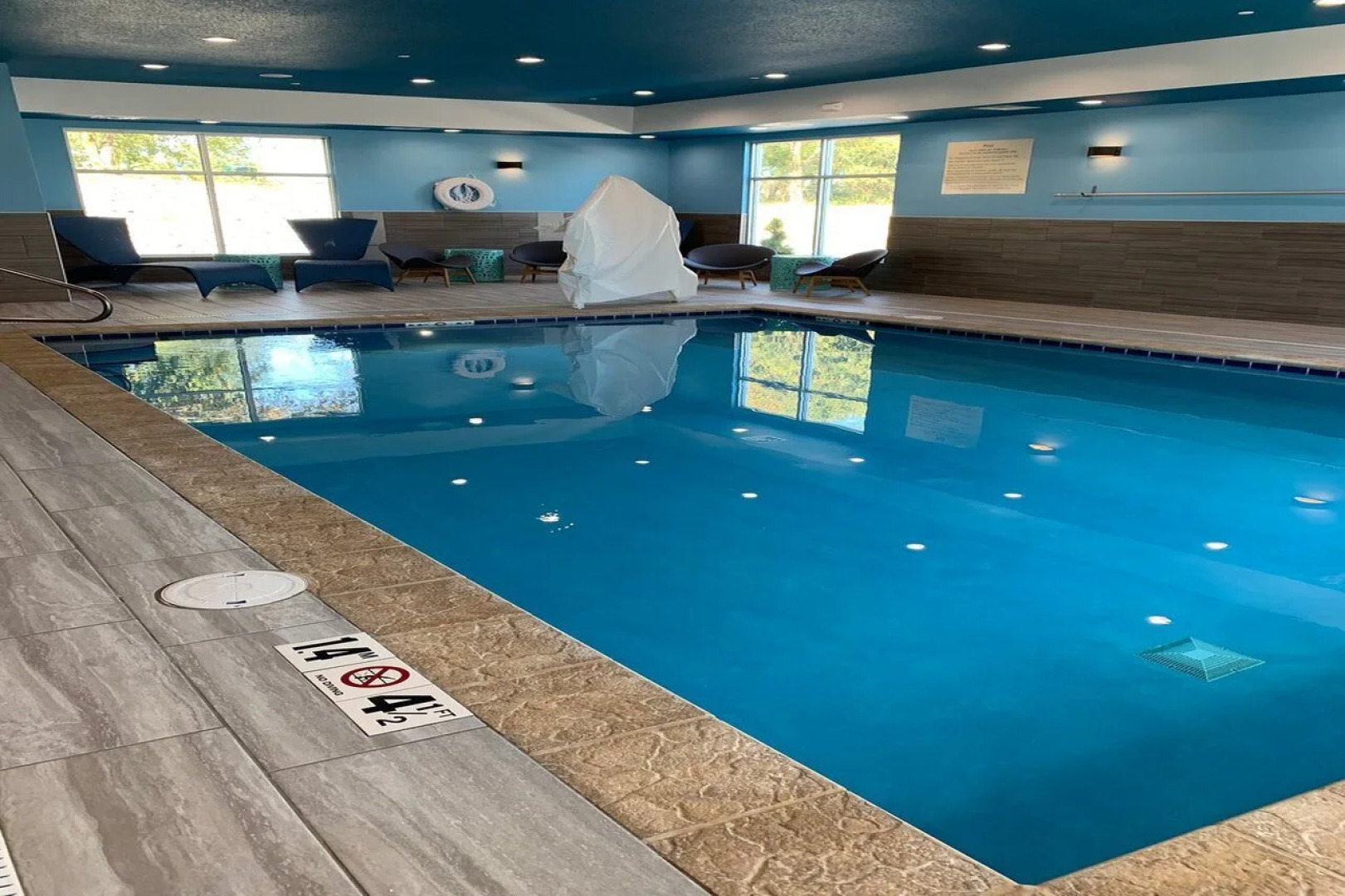 Hampton Inn & Suites Pittsburgh New Stanton