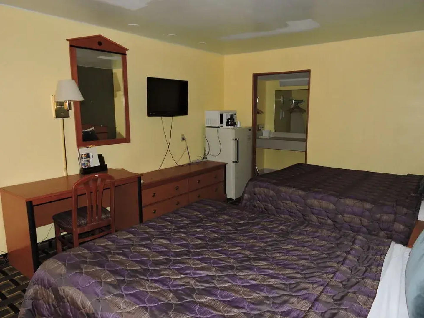 Budget Host Hutchinson