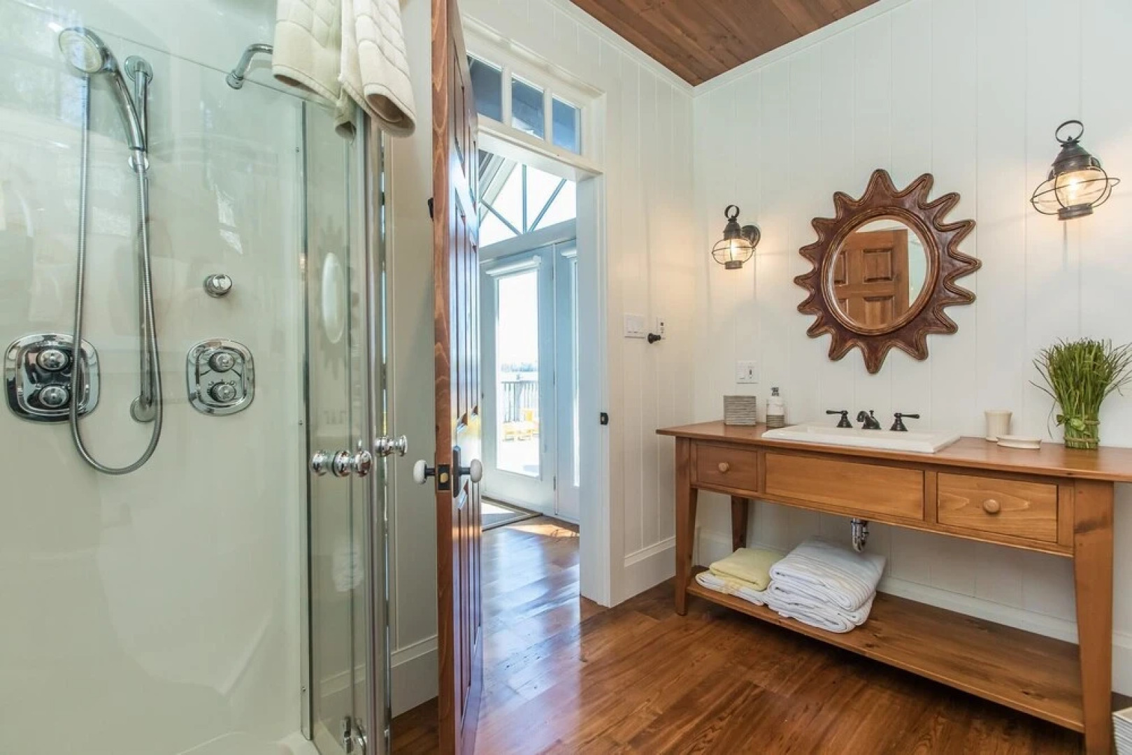 Fabulous Lake Muskoka Cottage & Boathouse~the perfect retreat!