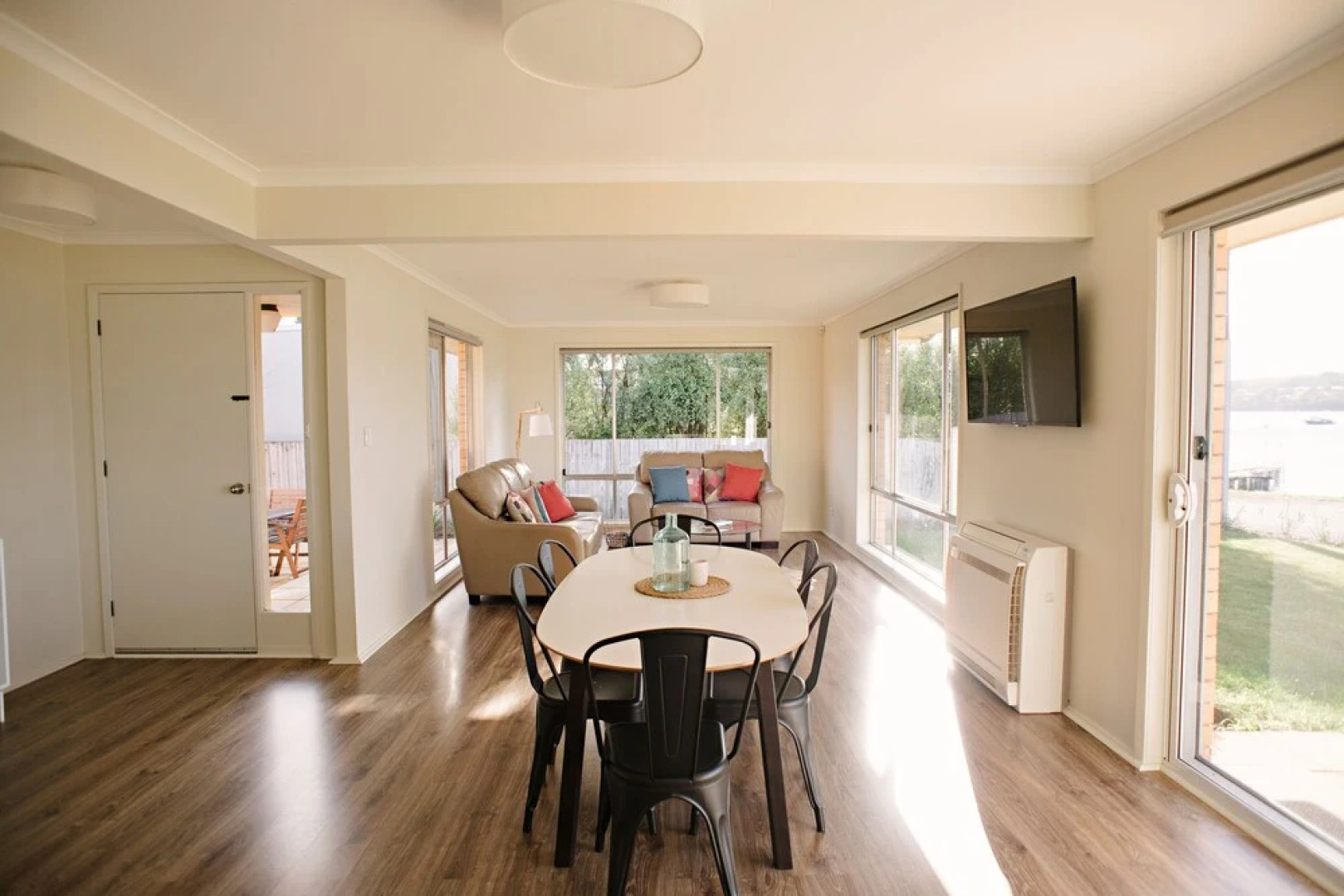 Waterfront Holiday Home - Esplanade 54