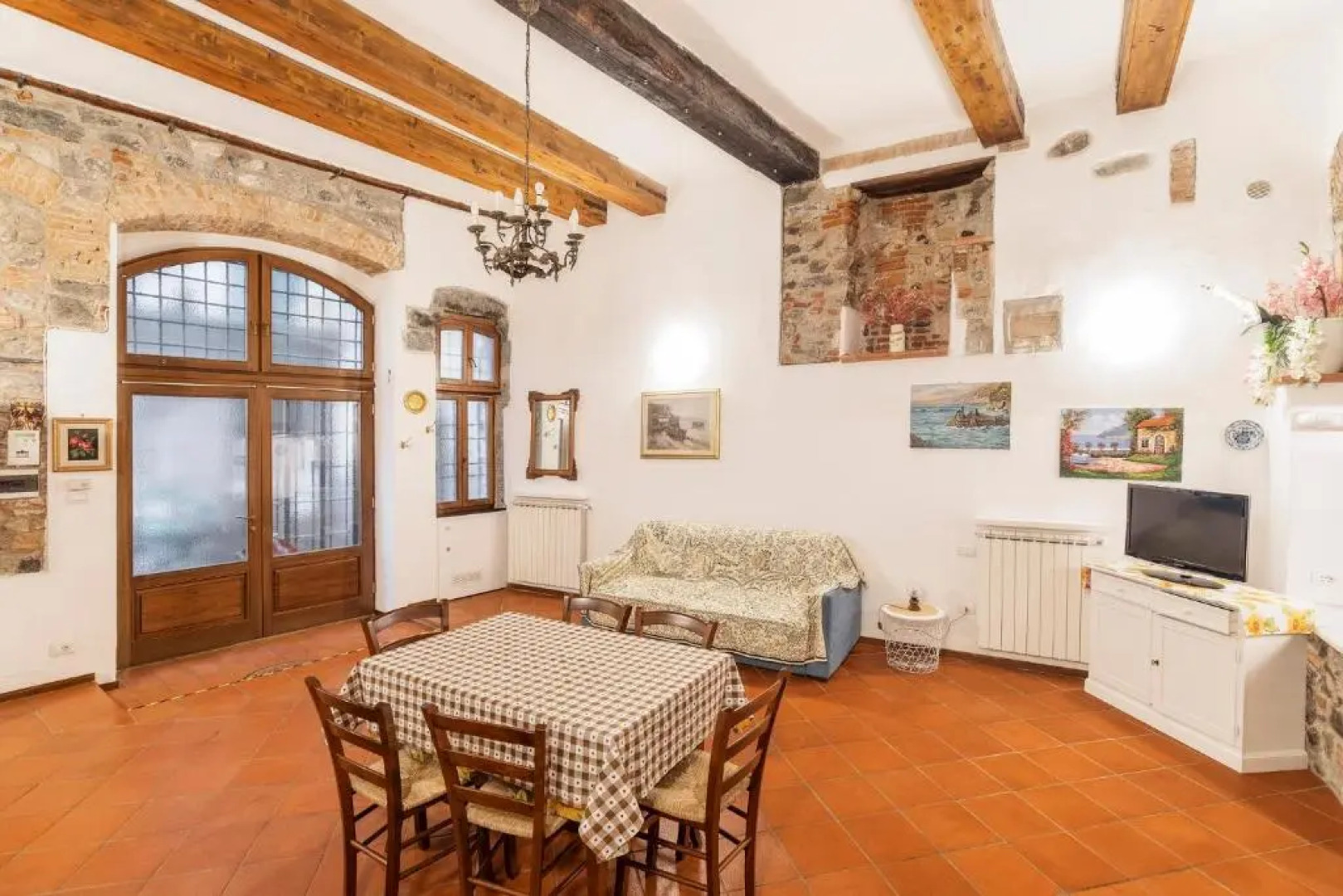 025- La casa di Esmeralda (011017-LT-0667)