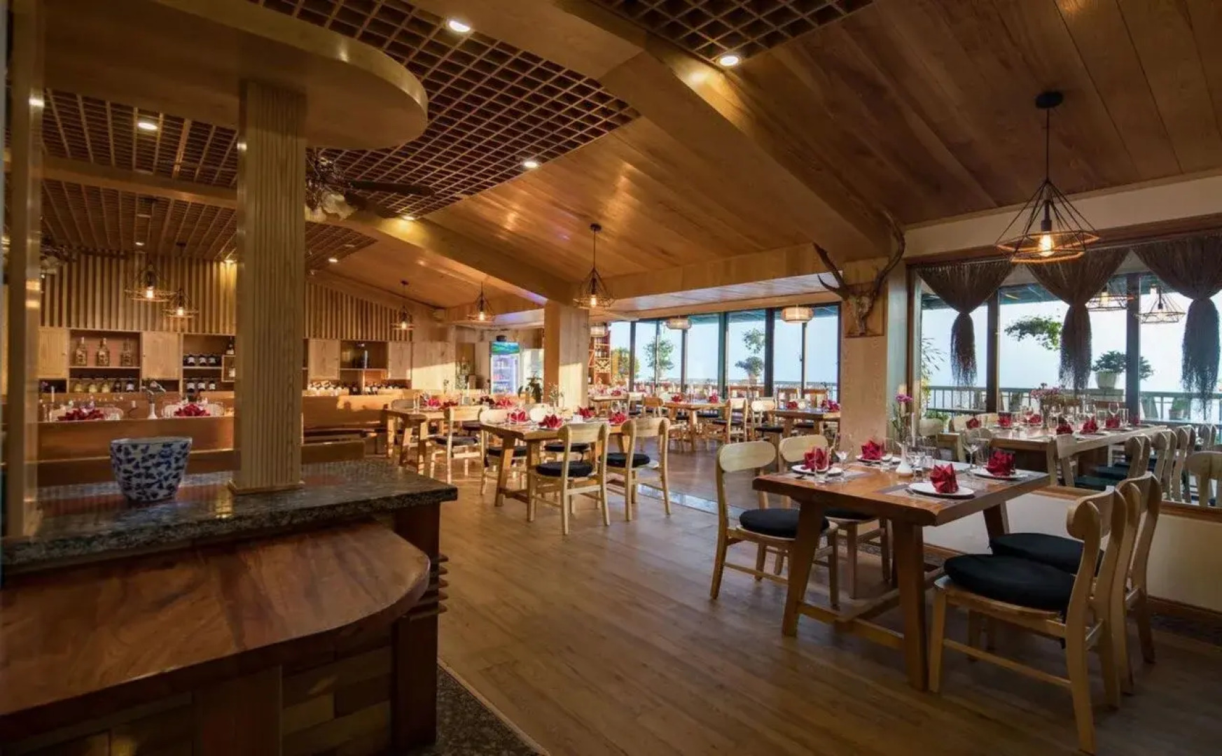 Sunny Mountain Hotel