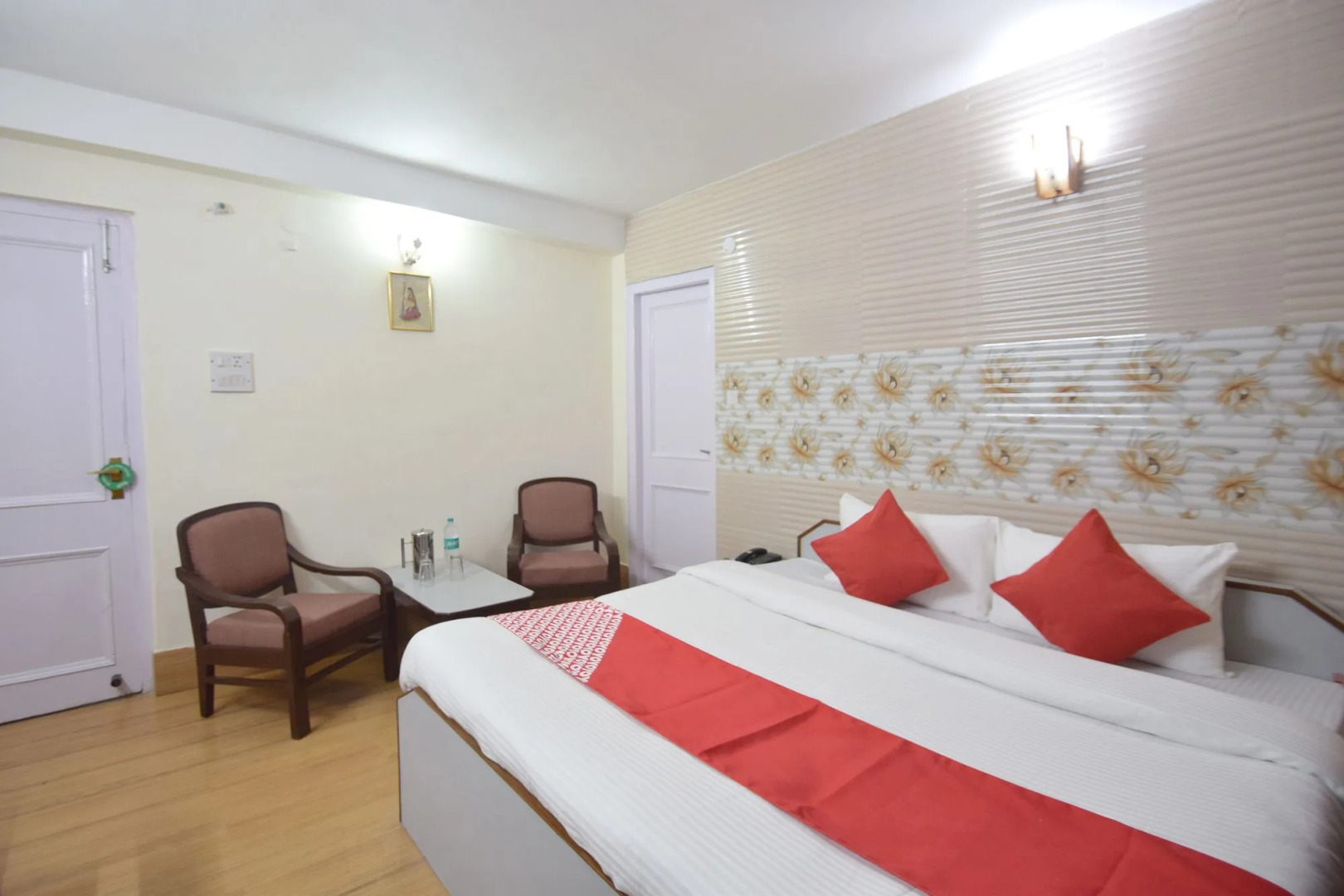 Capital O 11741 Hotel Nest