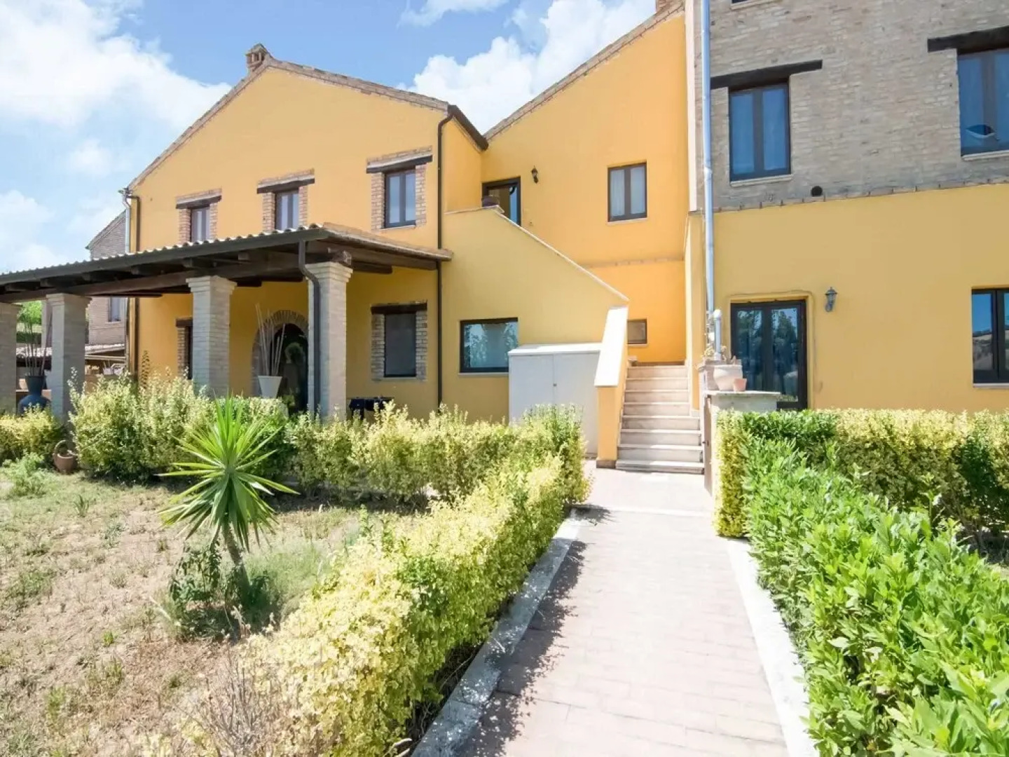 Scenic Apartment in Ascoli Piceno with Hot Tub