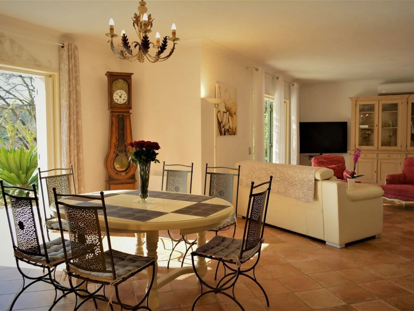 Peaceful Villa in Saint Paul de Vence With Swimming Pool