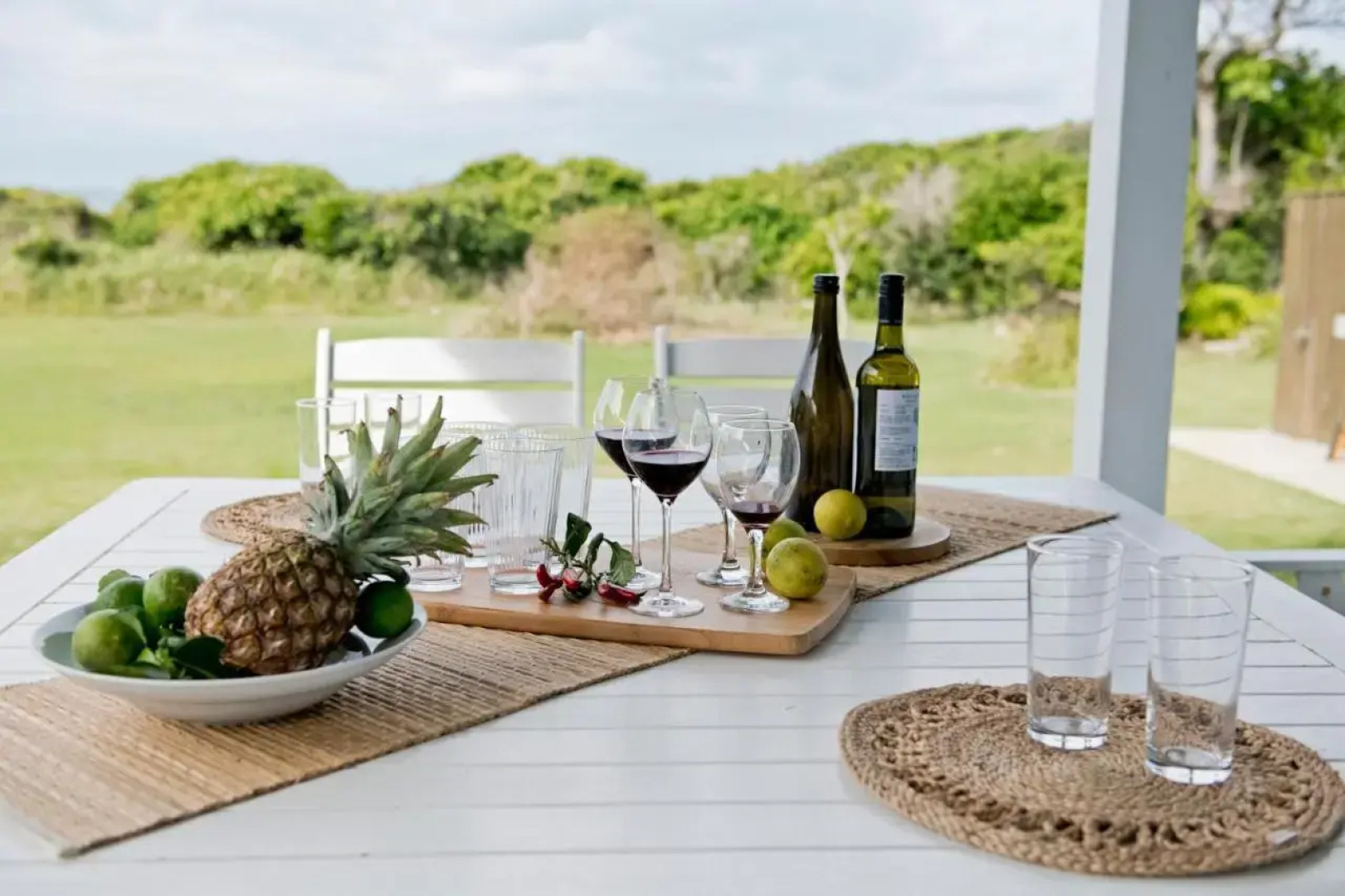 Middle Rock Beach House - Beach Front, Lake Cathie