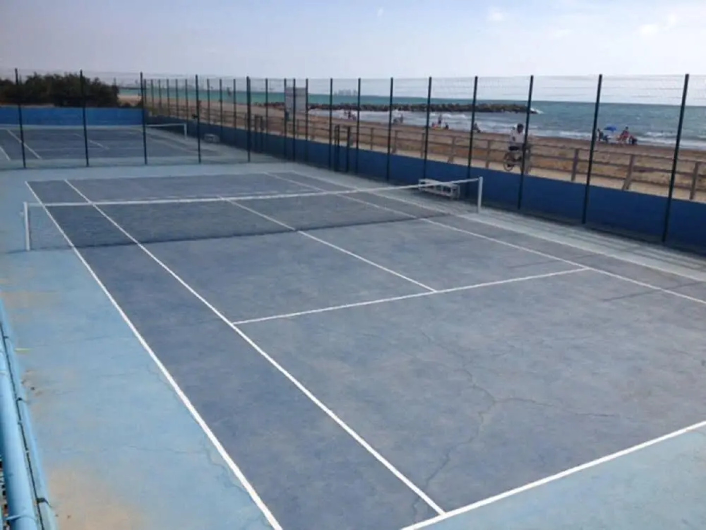 Modern Penthouse Apartment on the Beach