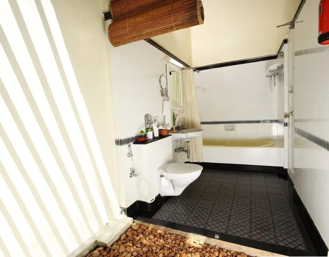 Abad Whispering Palms