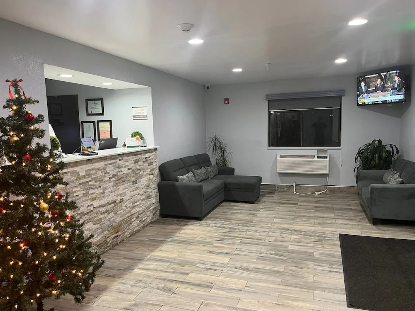 Super 8 Oneida Verona