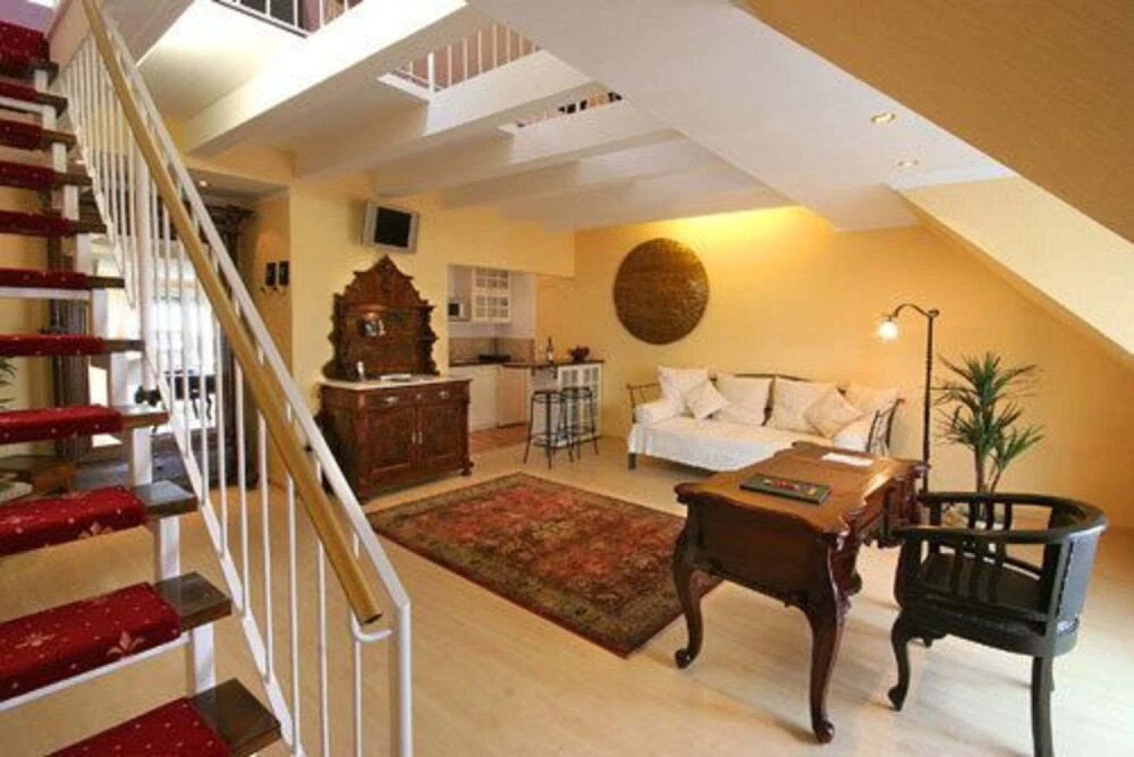 Airport Regent Hotel