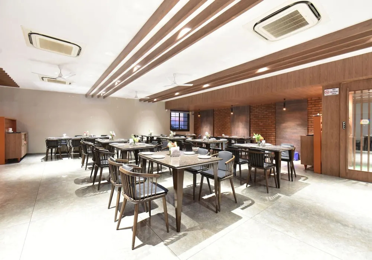 Hotel Kohinoor Plaza