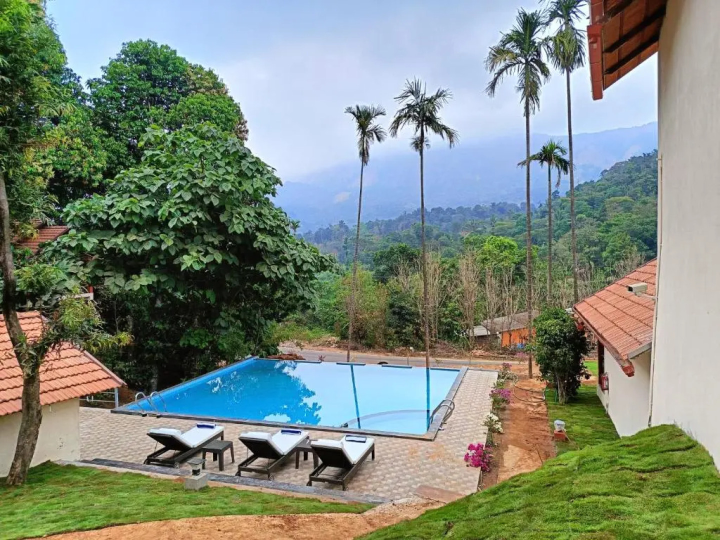 Hill Crest Resort - Coorg