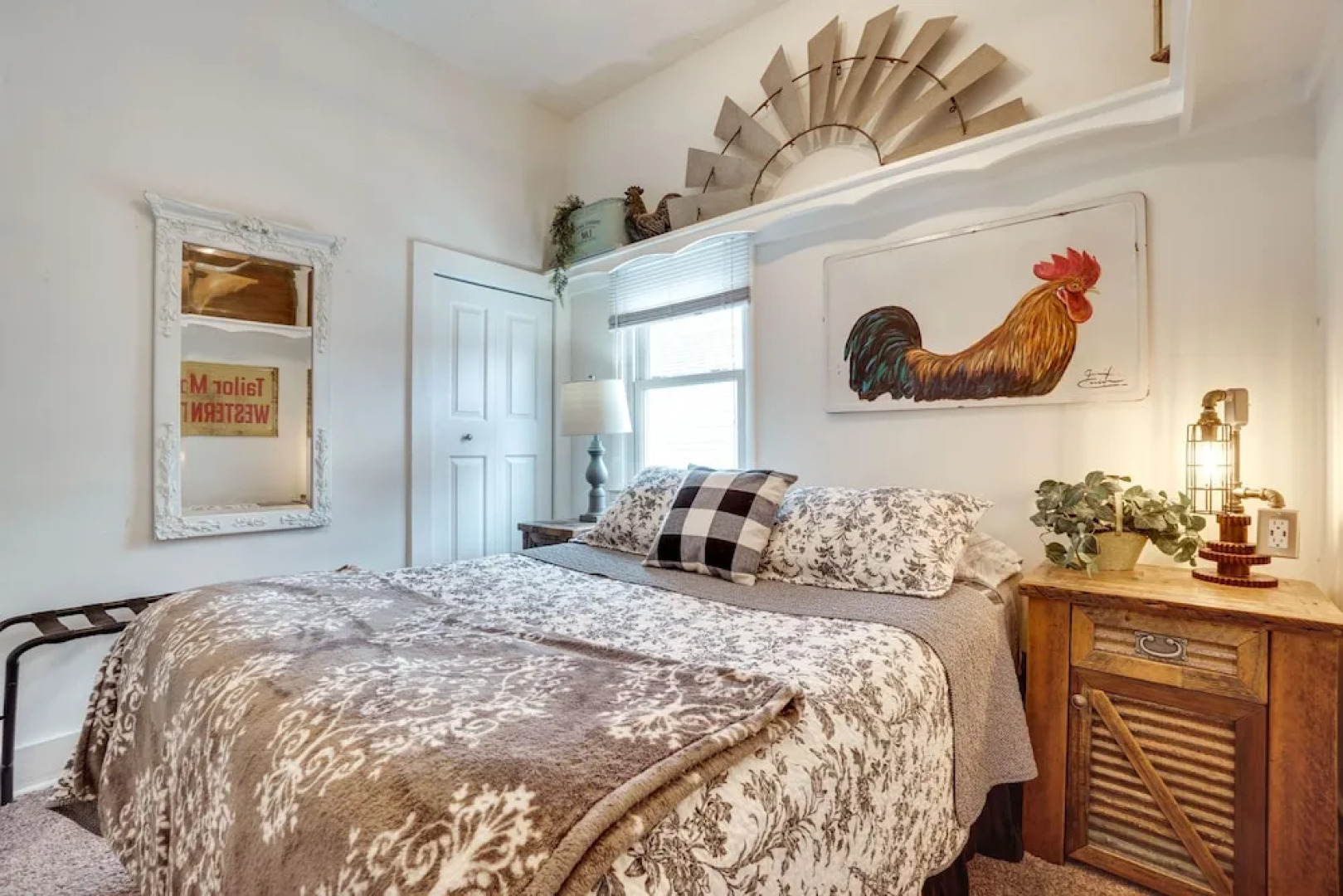 Walk to University: Dtown Laramie Home!