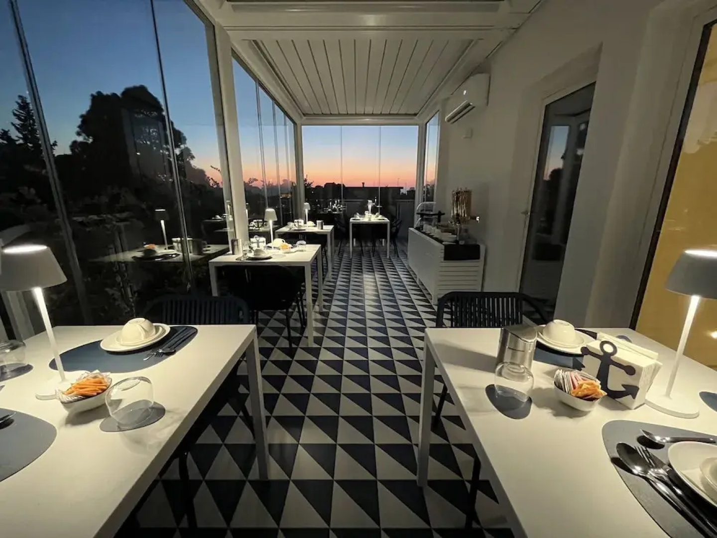 Marina Boutique Rooms