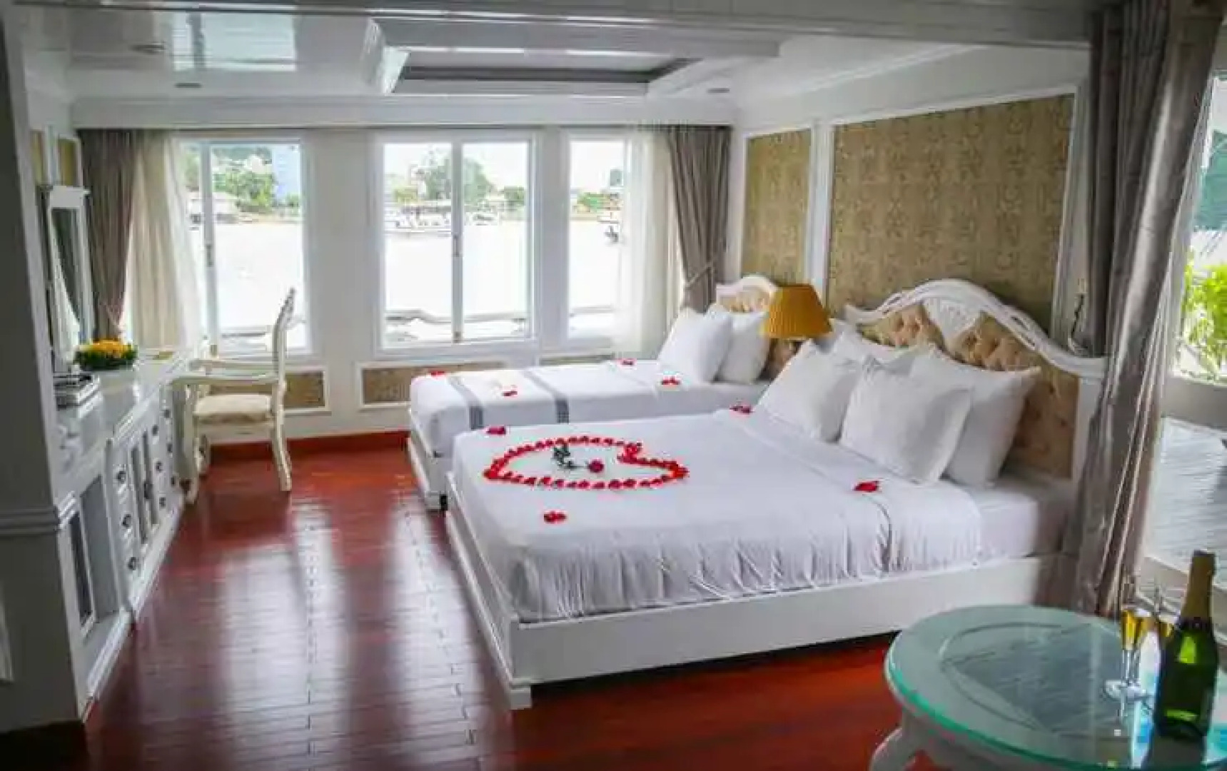 Signature Halong Cruise