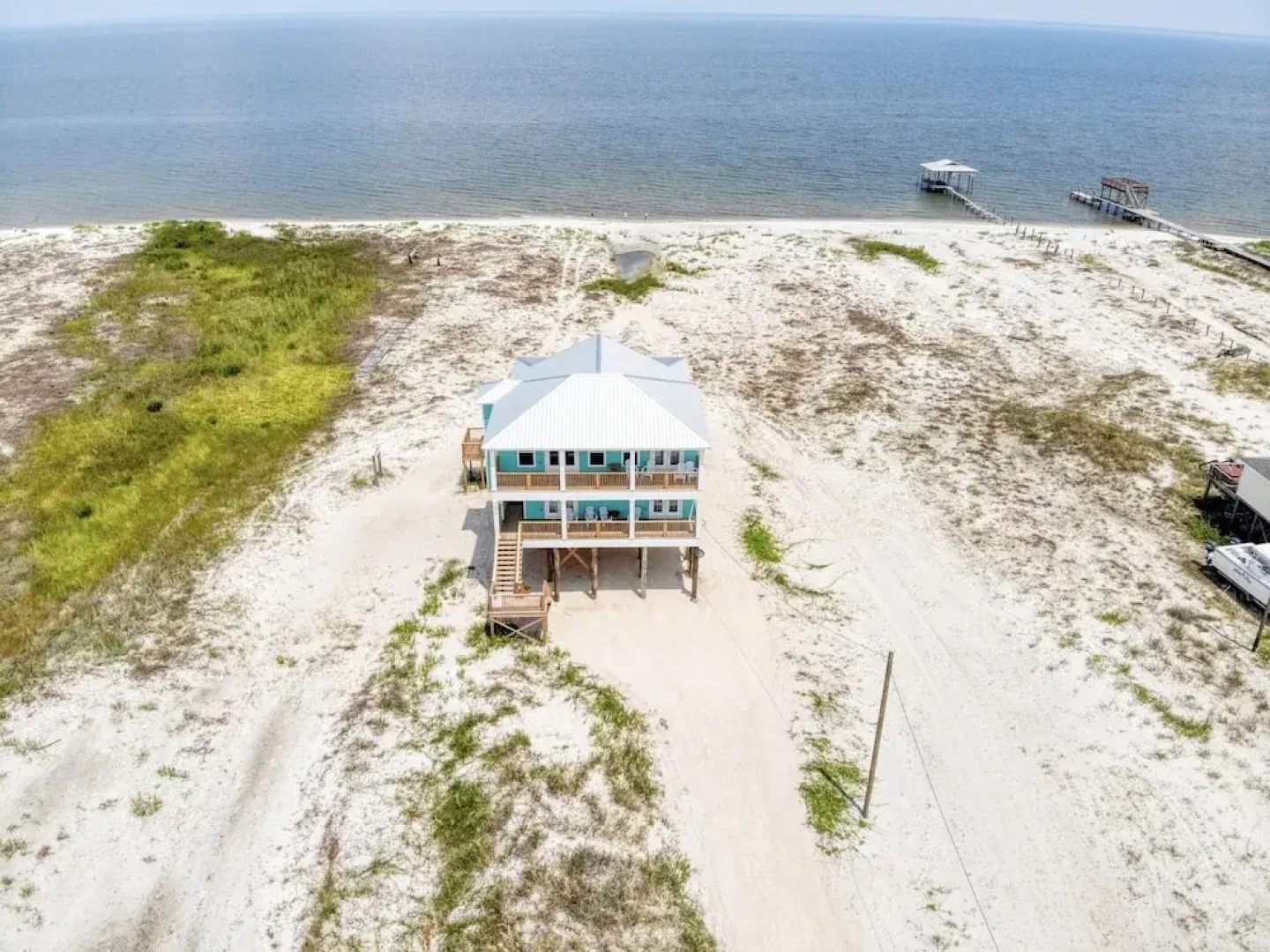 Salty Seahorse - Waterfront! Pet Friendly! Game Room, Pool Table, Beautiful Views - Room For The Whole Family 4 Bedroom Home by RedAwning