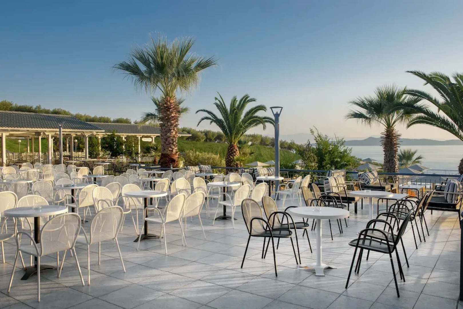 Akrathos Beach Hotel