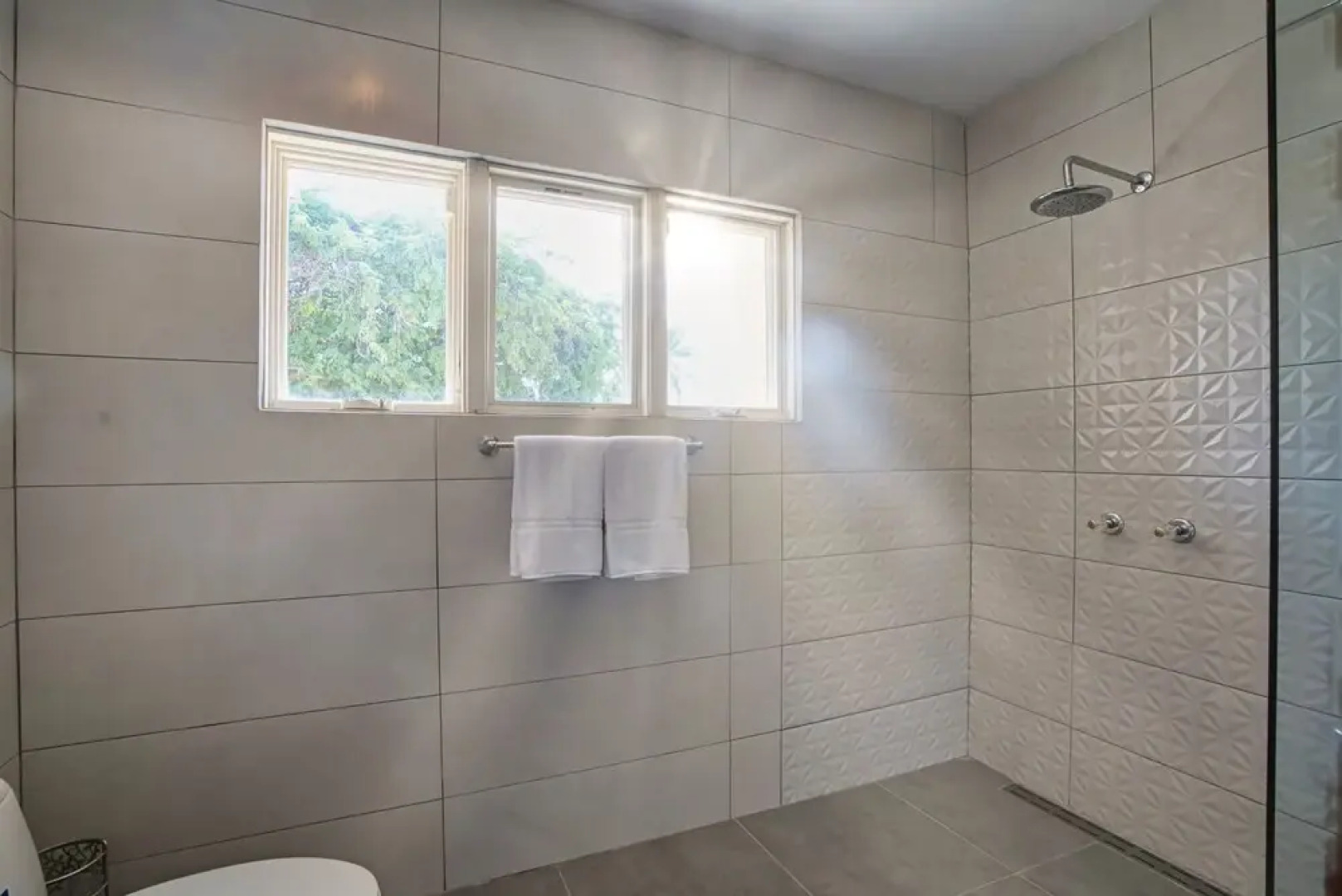 Private Beach Ocean Front Boat Dock Tiki Bar