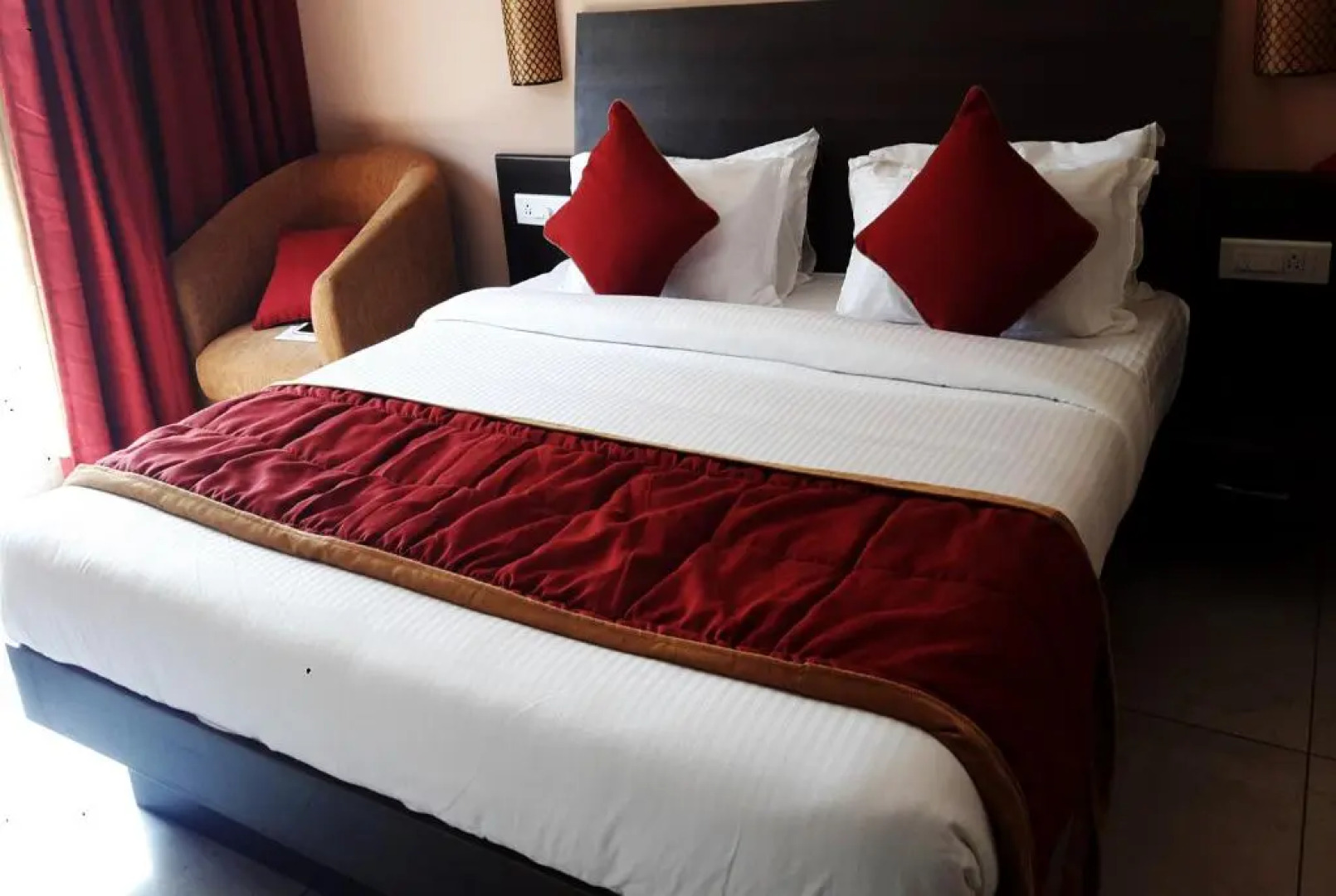 White Pearl Residency