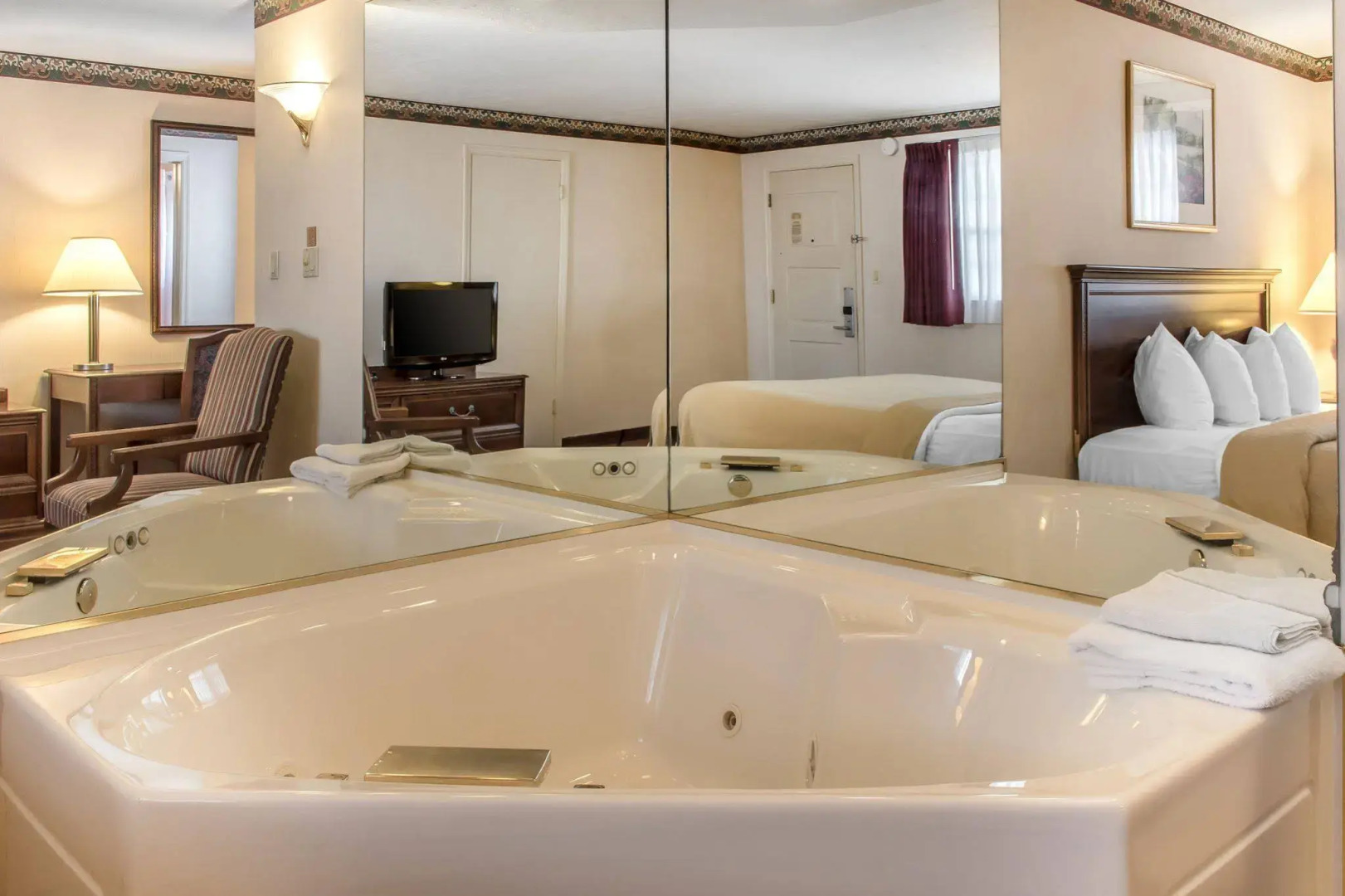 Quality Inn Breeze Manor