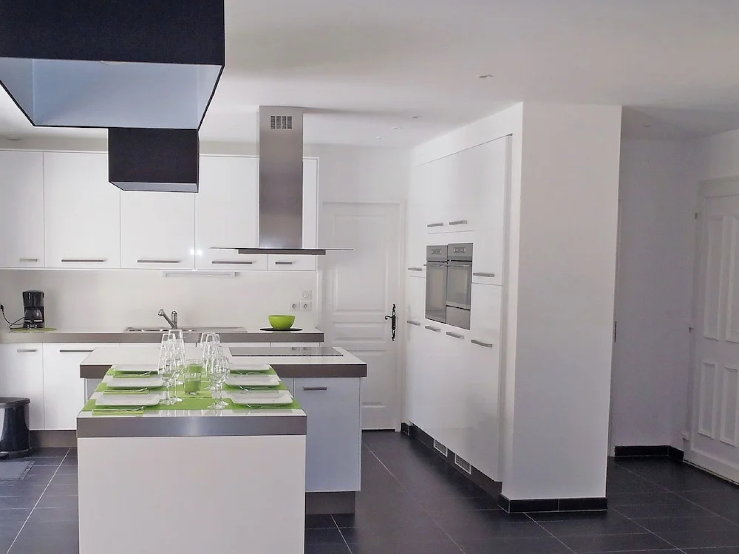 Villa with air conditioning, private pool in Provence, half an hour drive from the beach